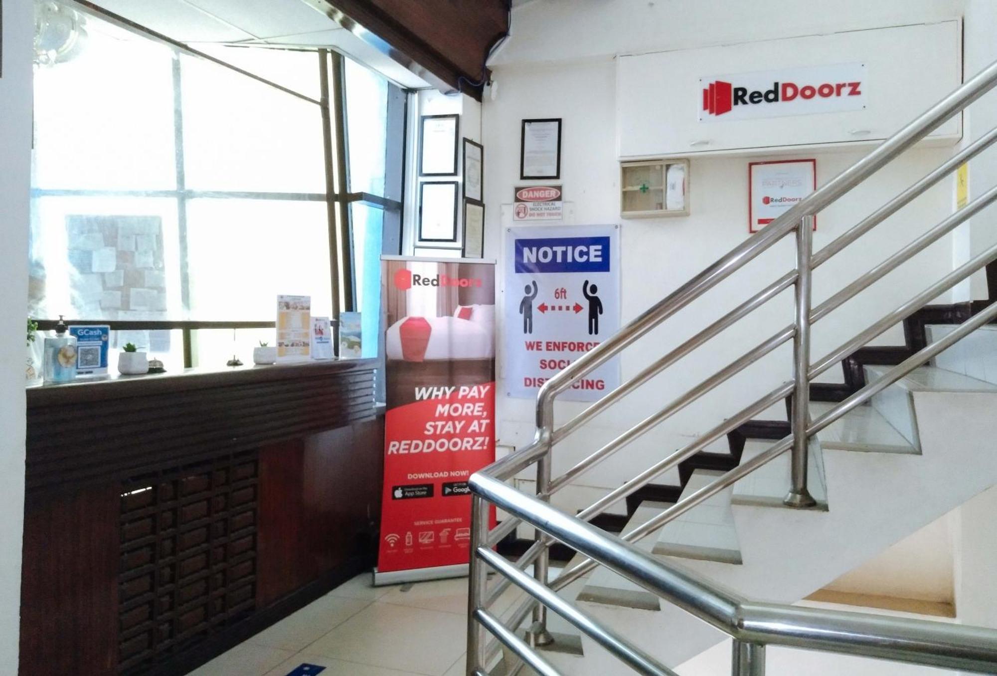 מלון Reddoorz Near Ormoc Port Terminal מראה חיצוני תמונה